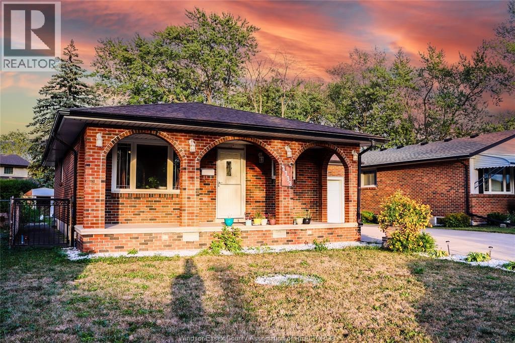 2732 Armstrong Avenue, Windsor, ON, N8T 2G4 - 2