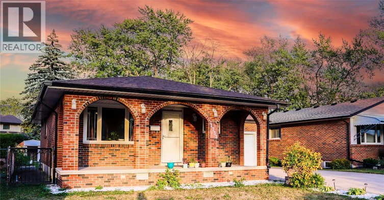 2732 Armstrong Avenue, Windsor, ON, N8T 2G4 - 2