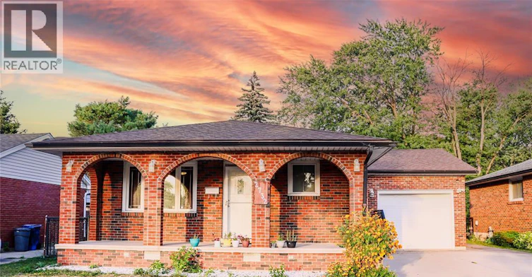 2732 Armstrong Avenue, Windsor, ON, N8T 2G4