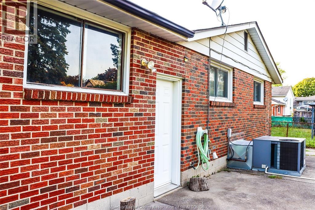 2732 Armstrong Avenue, Windsor, ON, N8T 2G4 - 28