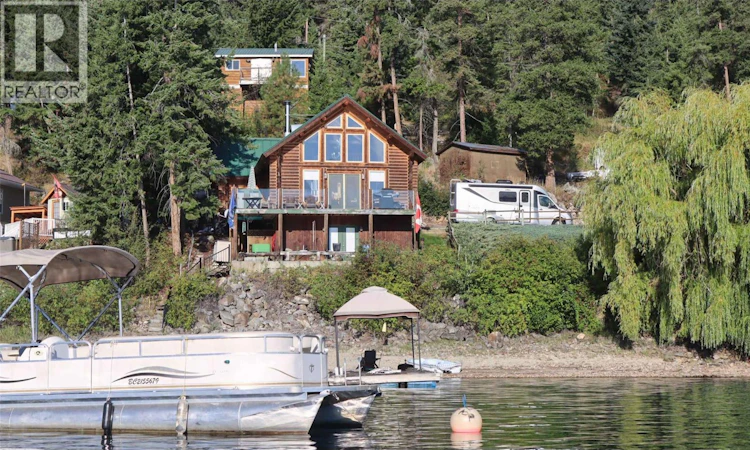 957 Little Shuswap Lake Road