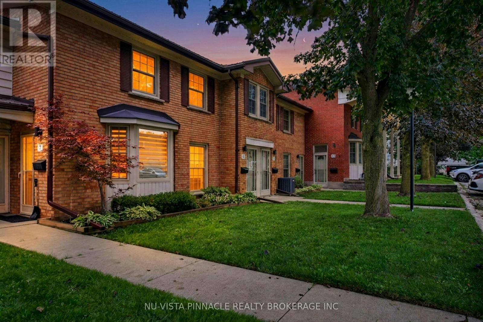 7 Arbour Glen Crescent, London, ON, N5Y 1Z9