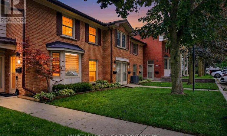7 Arbour Glen Crescent
