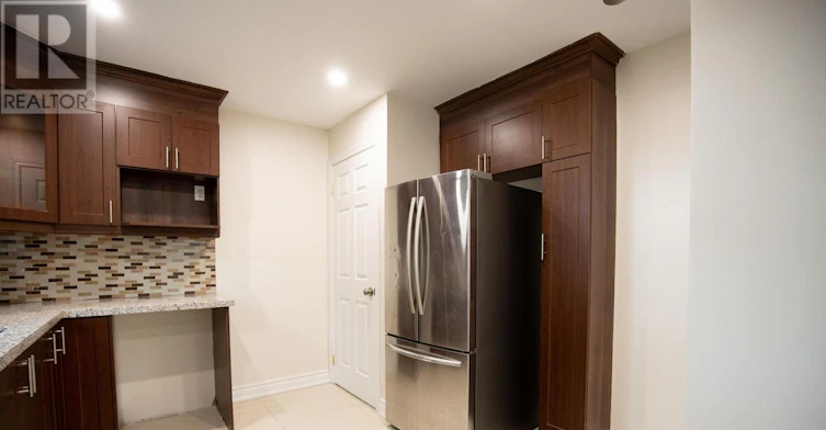 UPPER-22 Elm Grove Avenue, Richmond Hill, ON, L4E 2T1 - 4