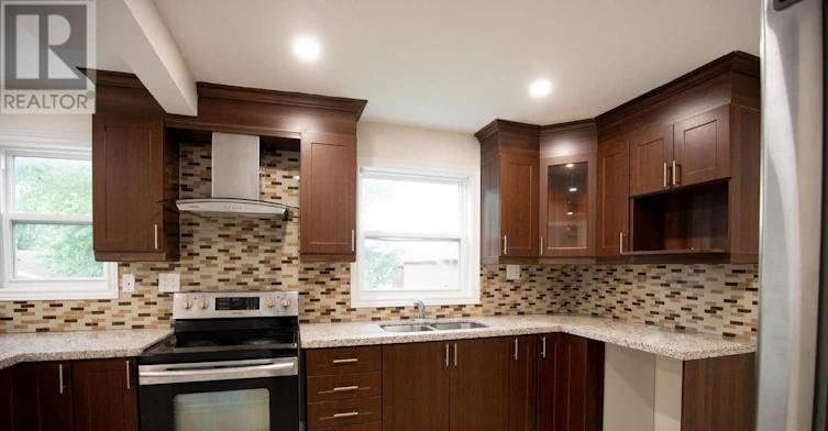 UPPER-22 Elm Grove Avenue, Richmond Hill, ON, L4E 2T1 - 2