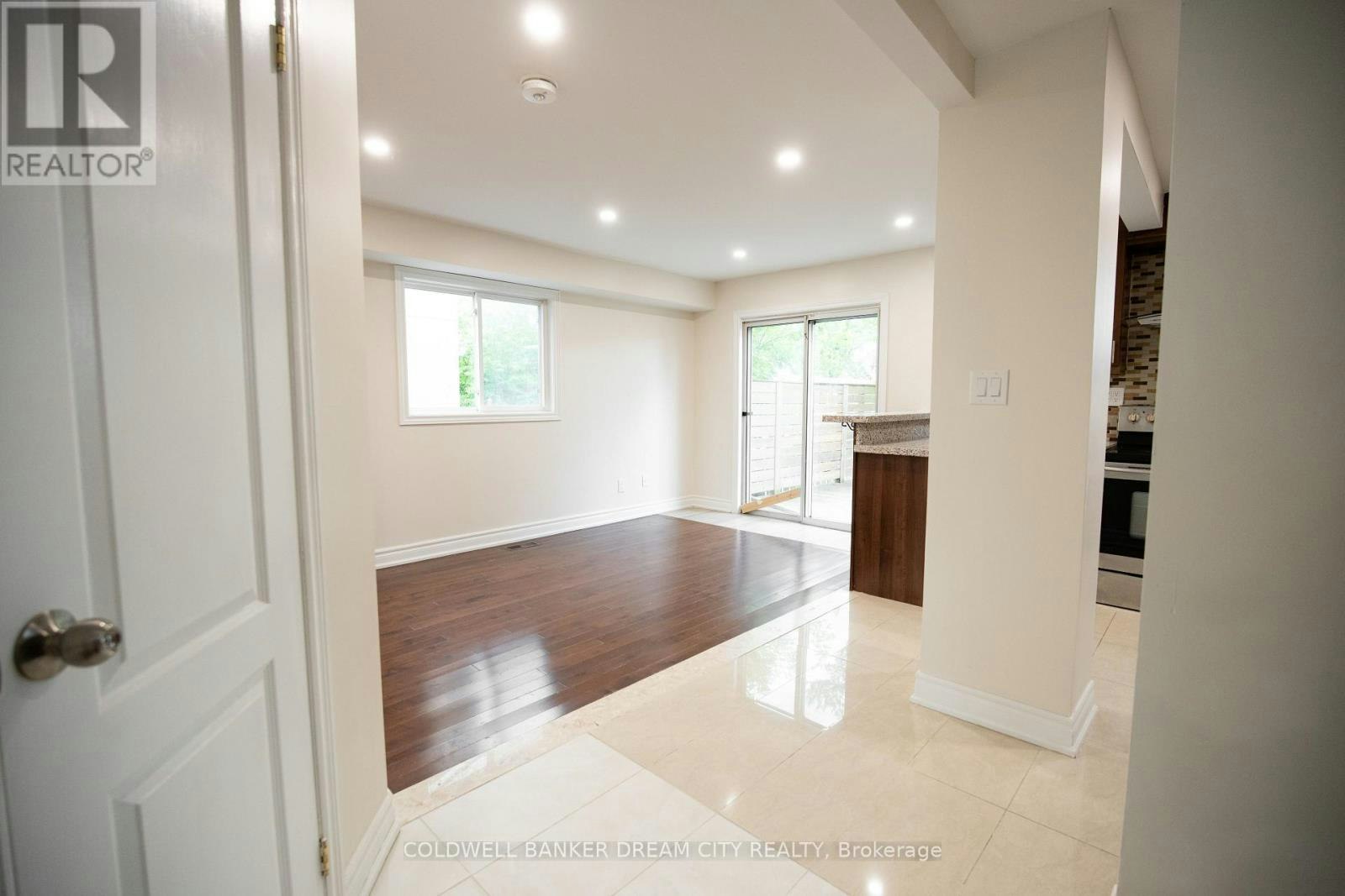 UPPER-22 Elm Grove Avenue, Richmond Hill, ON, L4E 2T1 - 7