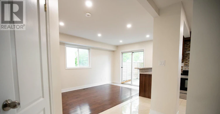 UPPER-22 Elm Grove Avenue, Richmond Hill, ON, L4E 2T1 - 7