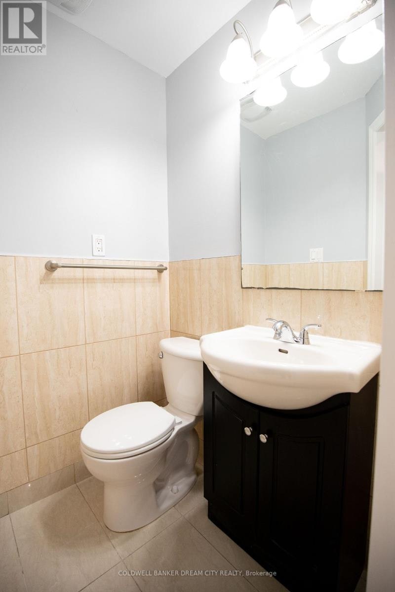 UPPER-22 Elm Grove Avenue, Richmond Hill, ON, L4E 2T1 - 8