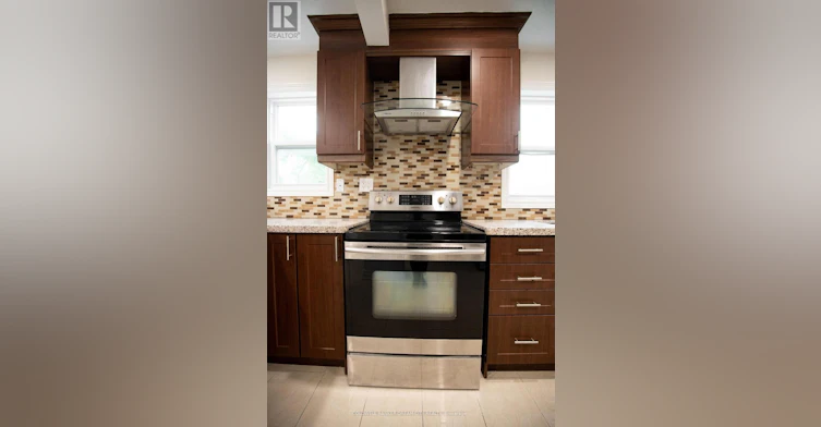 UPPER-22 Elm Grove Avenue, Richmond Hill, ON, L4E 2T1 - 3