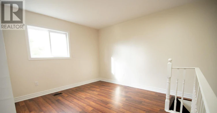UPPER-22 Elm Grove Avenue, Richmond Hill, ON, L4E 2T1 - 11