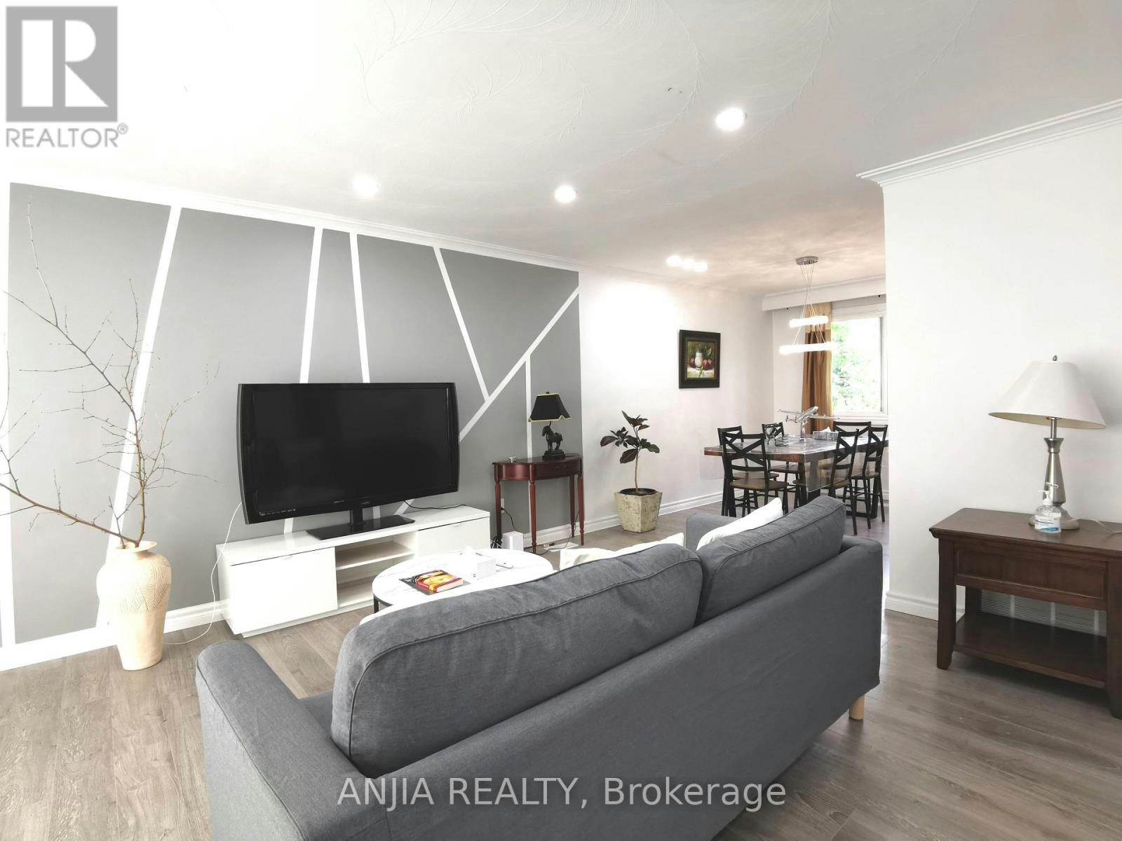 MAIN-442 Bonita Court, Richmond Hill, ON, L4C 3N1 - 3