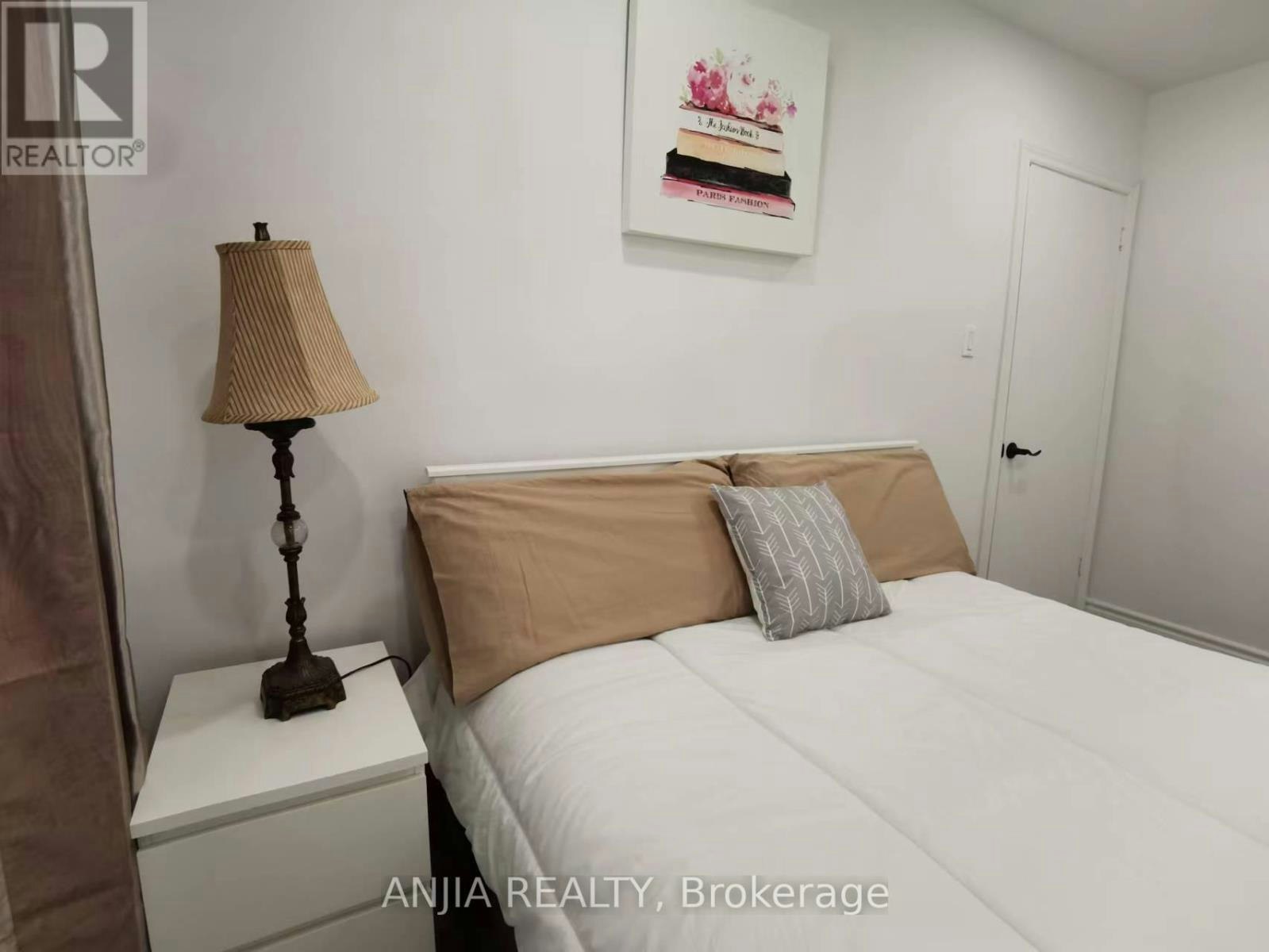 MAIN-442 Bonita Court, Richmond Hill, ON, L4C 3N1 - 16