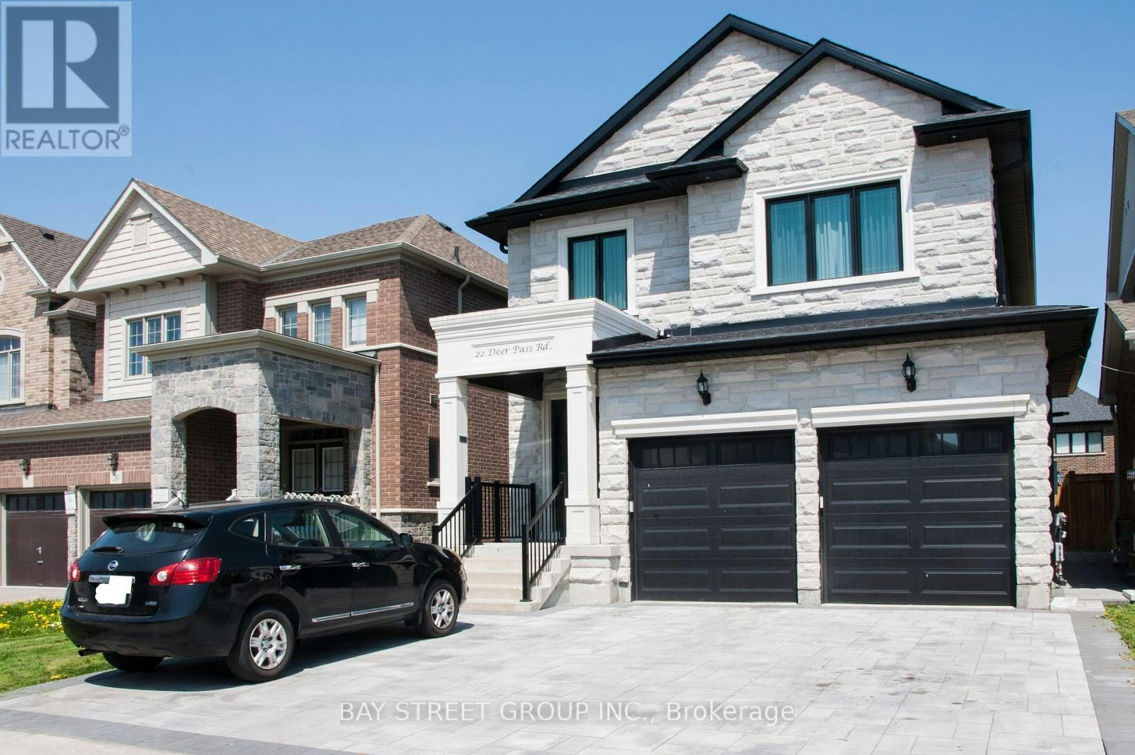 2-22 Deer Pass Road, East Gwillimbury, ON, L9N 0L6