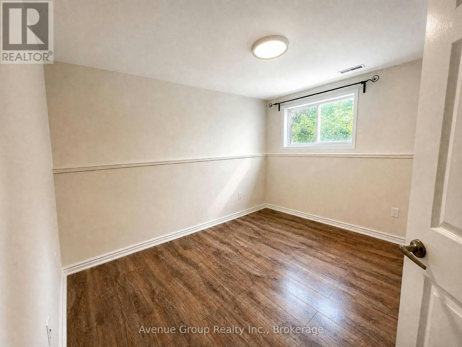 LOWER-54 Leggott Avenue, Barrie, ON, L4N 8A9 - 16