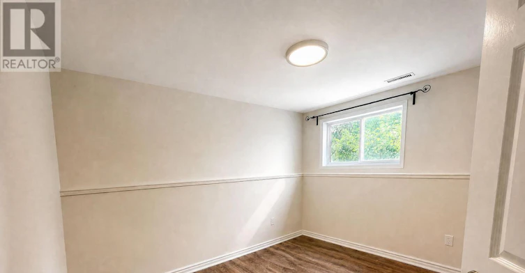 LOWER-54 Leggott Avenue, Barrie, ON, L4N 8A9 - 16