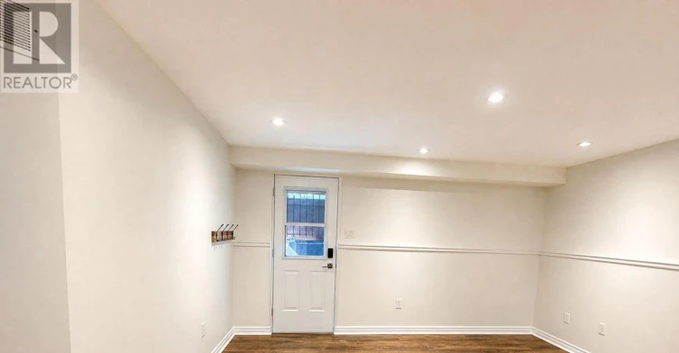 LOWER-54 Leggott Avenue, Barrie, ON, L4N 8A9 - 4
