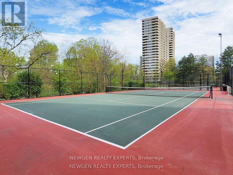 910-7 Concorde Place, Toronto, ON, M3C 3N4 - 17