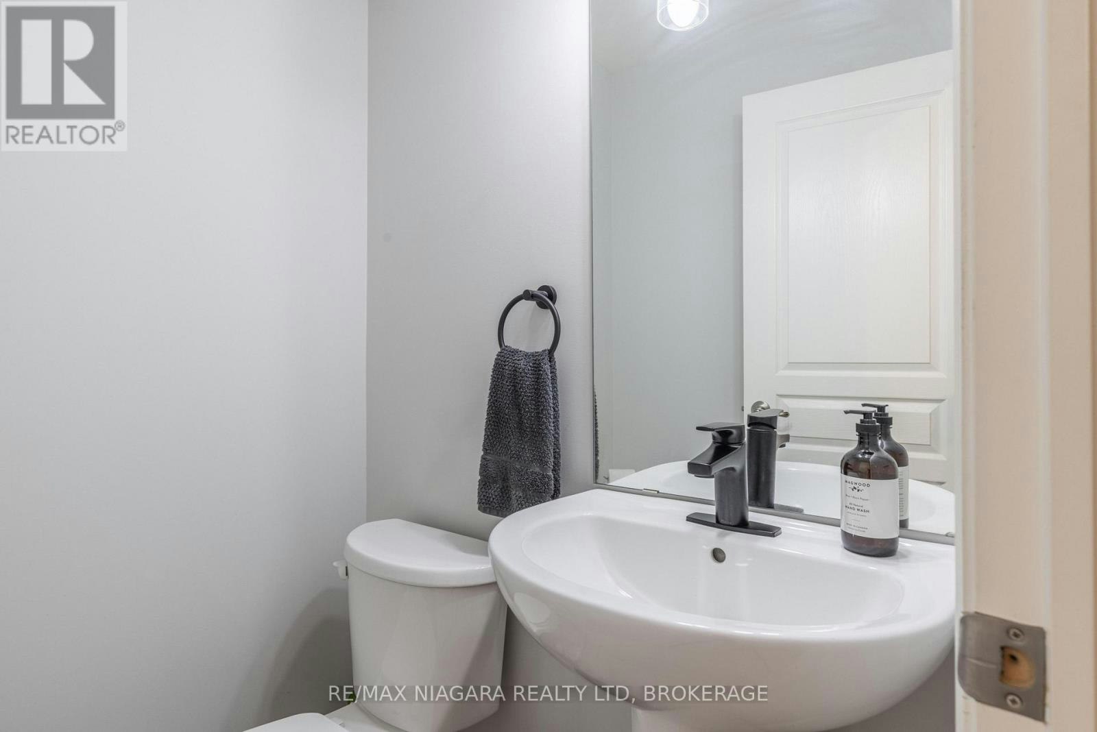 8073 Cole Court, Niagara Falls, ON, L2G 0H8 - 10
