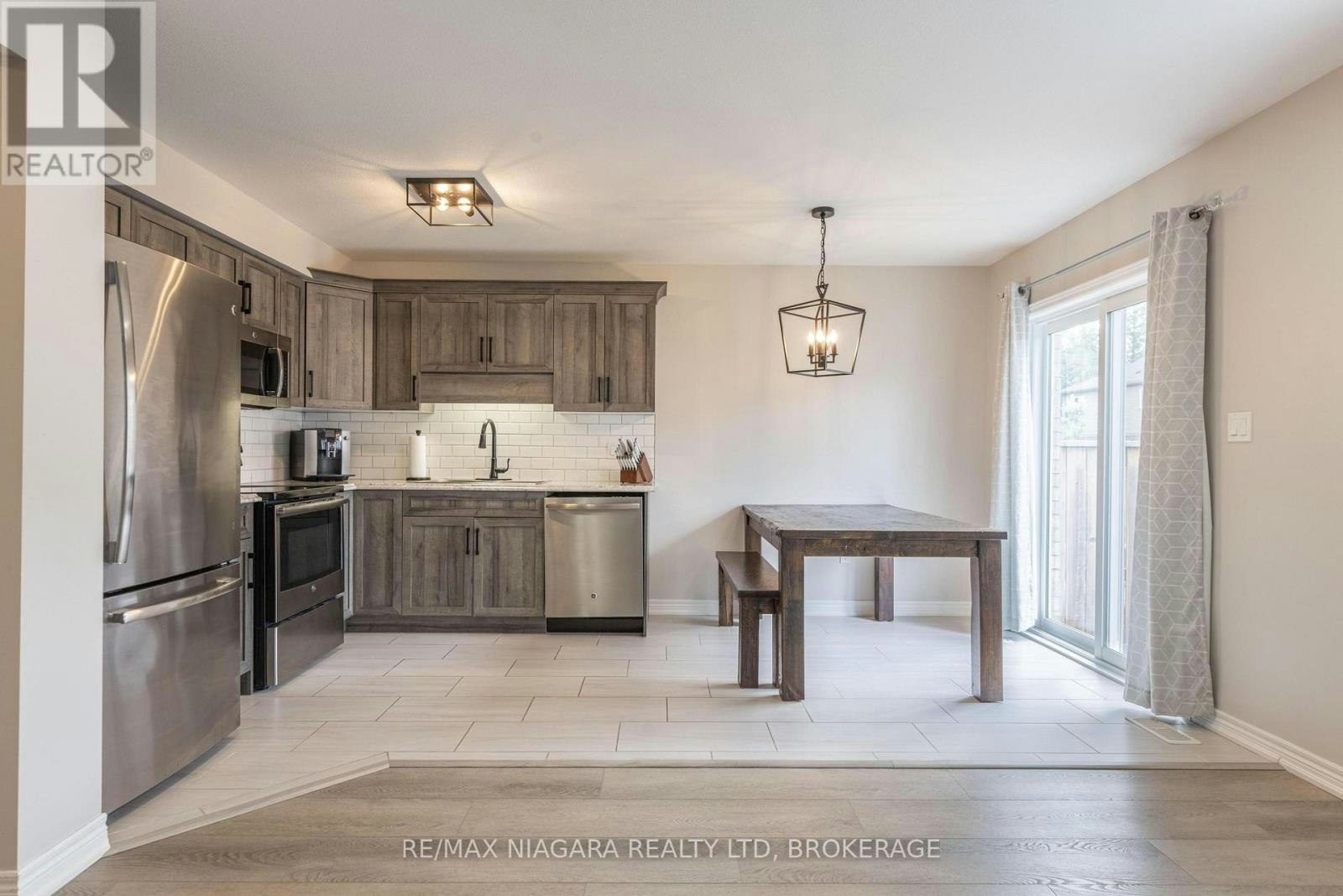 8073 Cole Court, Niagara Falls, ON, L2G 0H8 - 7