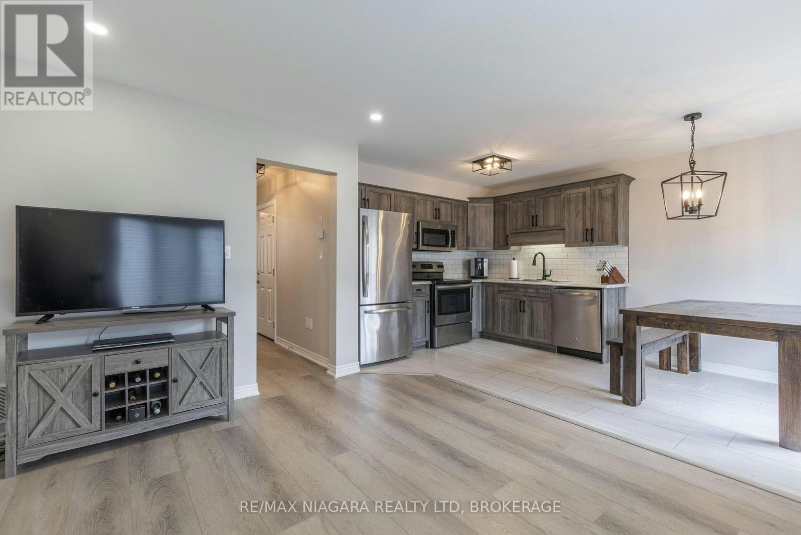 8073 Cole Court, Niagara Falls, ON, L2G 0H8 - 6