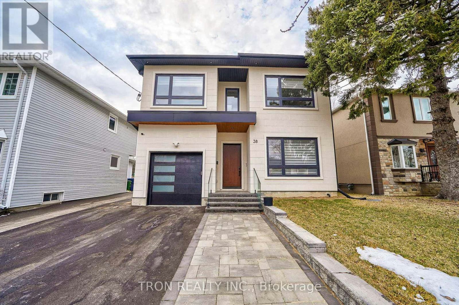 38 Uno Drive, Toronto, ON, M8Z 3N8