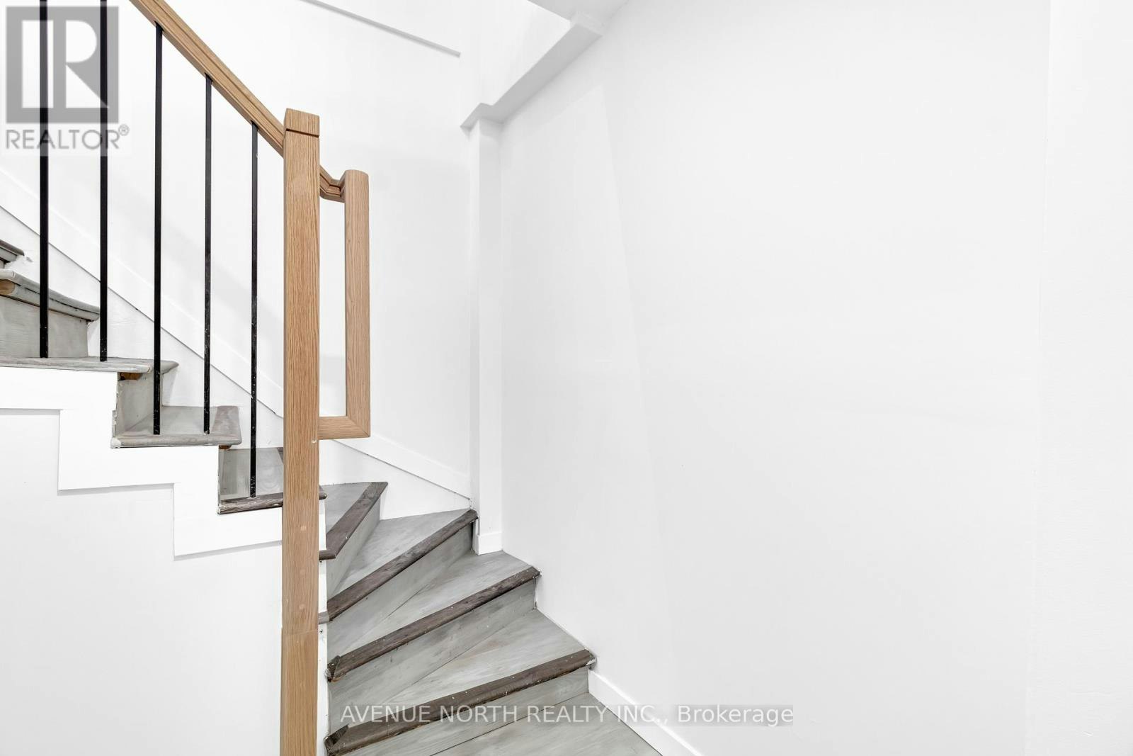 2-28 Florence Street, Ottawa, ON, K2P 0W7 - 3