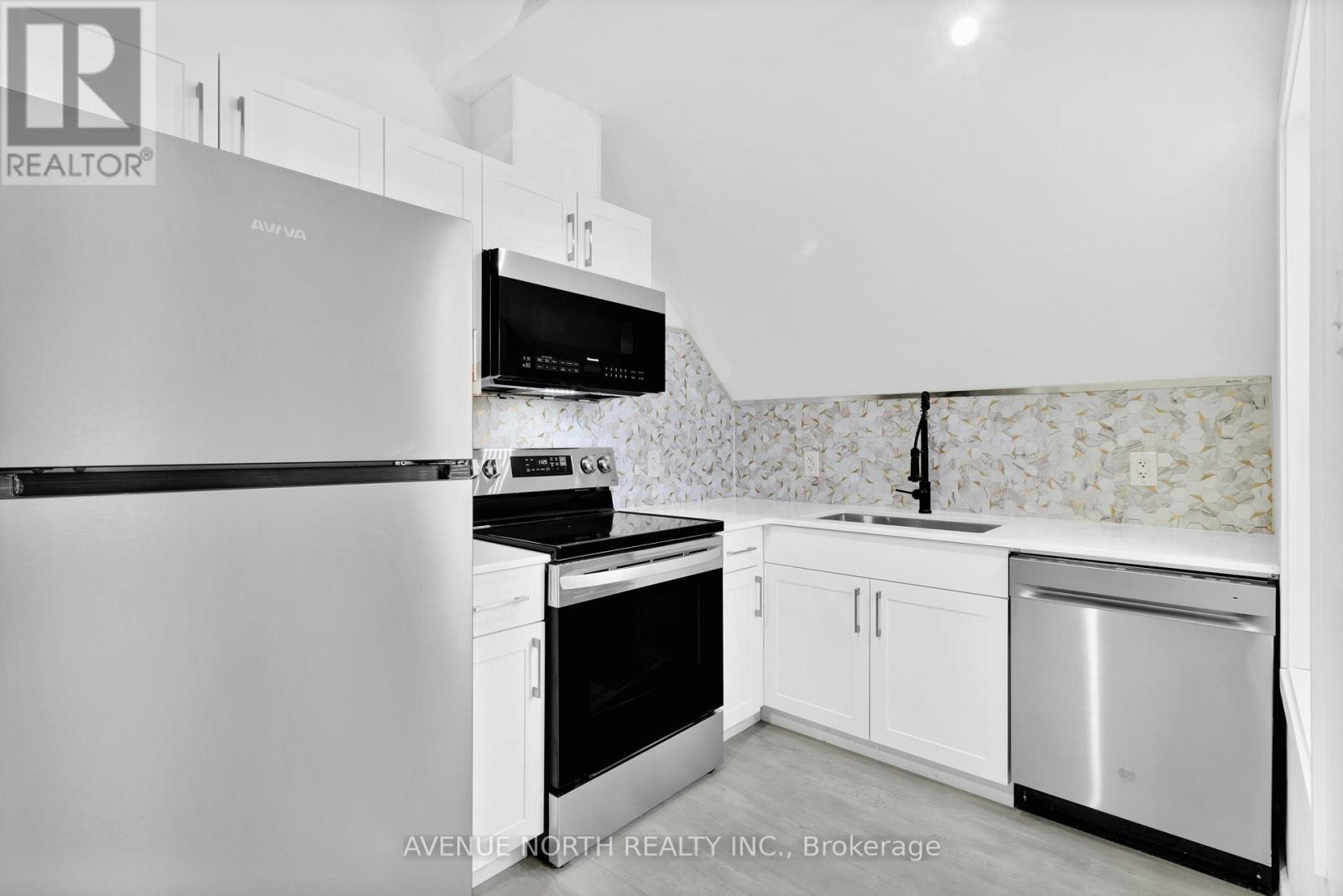 2-28 Florence Street, Ottawa, ON, K2P 0W7 - 9