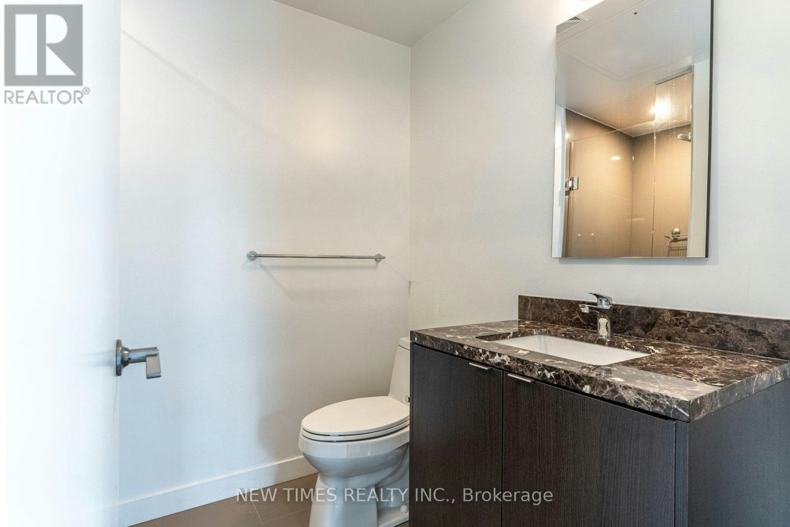 5305-125 Blue Jays Way, Toronto, ON, M5V 0N4 - 5