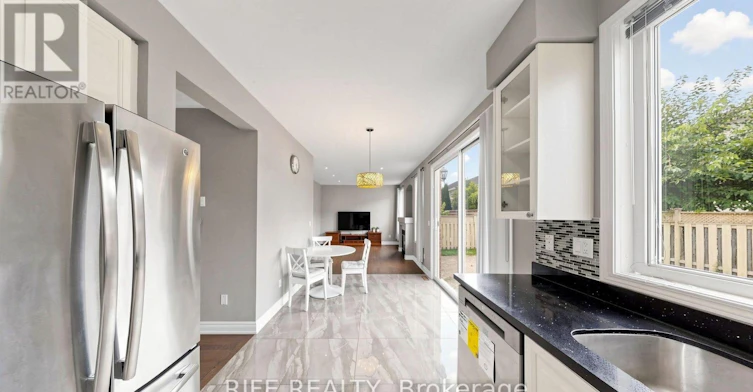 100 Castlemore Avenue, Markham, ON, L6C 2N5 - 15