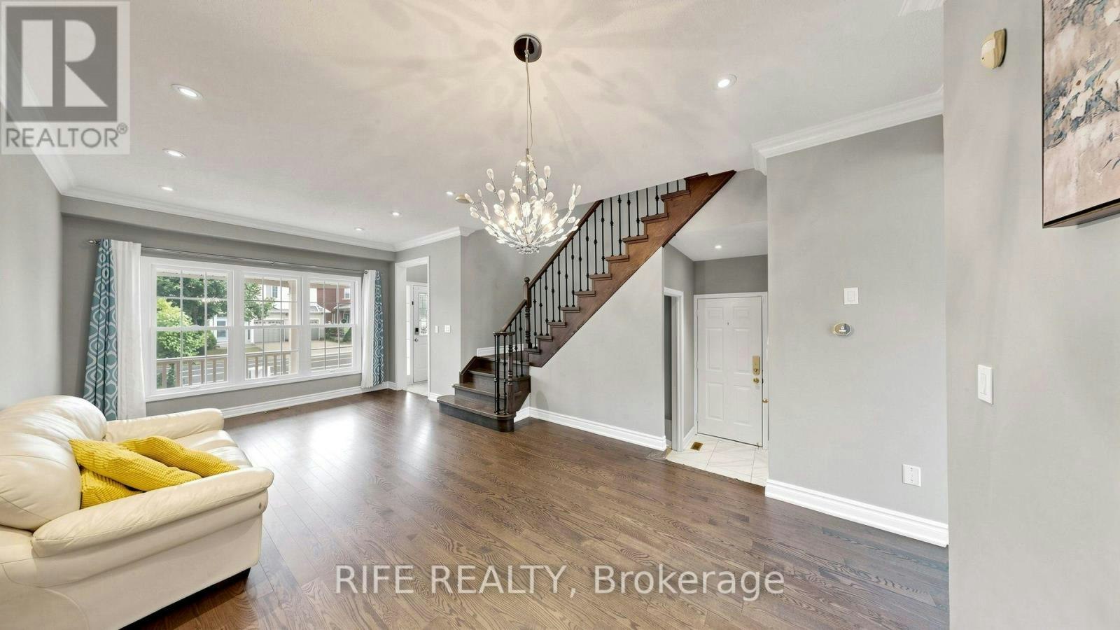 100 Castlemore Avenue, Markham, ON, L6C 2N5 - 3