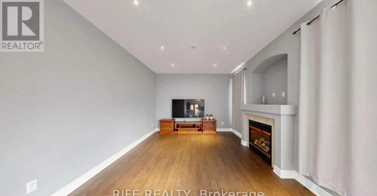 100 Castlemore Avenue, Markham, ON, L6C 2N5 - 5