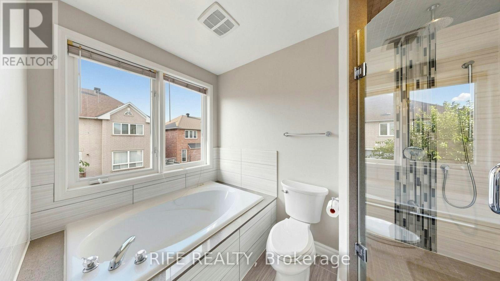 100 Castlemore Avenue, Markham, ON, L6C 2N5 - 21