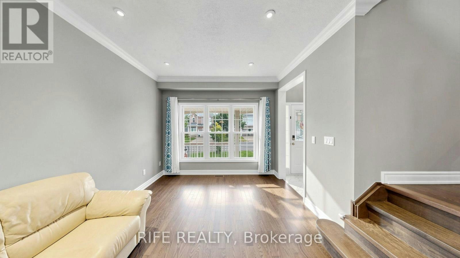 100 Castlemore Avenue, Markham, ON, L6C 2N5 - 7