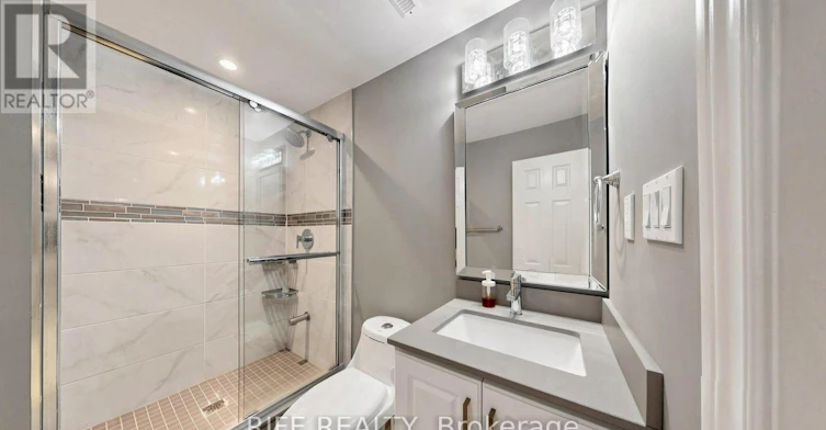 100 Castlemore Avenue, Markham, ON, L6C 2N5 - 38