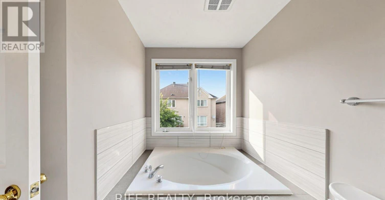 100 Castlemore Avenue, Markham, ON, L6C 2N5 - 22