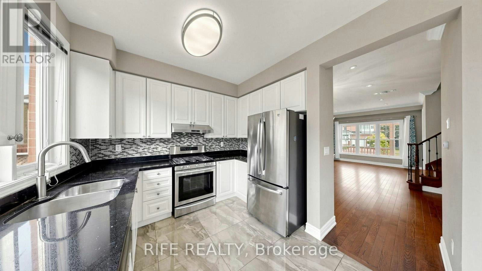 100 Castlemore Avenue, Markham, ON, L6C 2N5 - 14