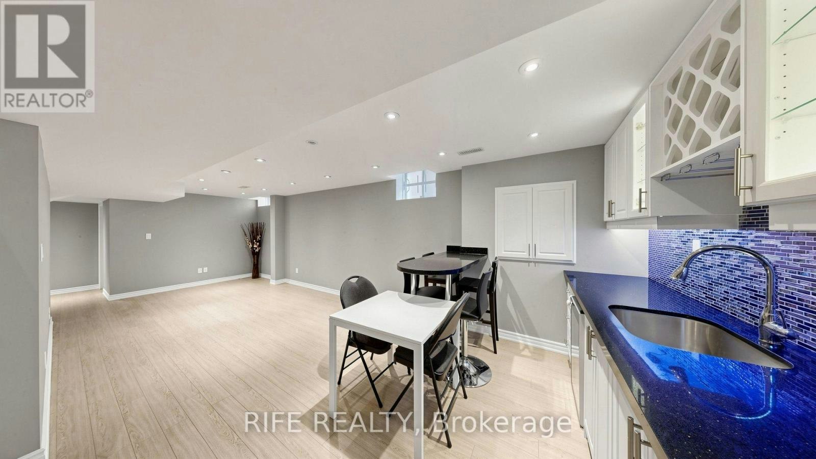 100 Castlemore Avenue, Markham, ON, L6C 2N5 - 32