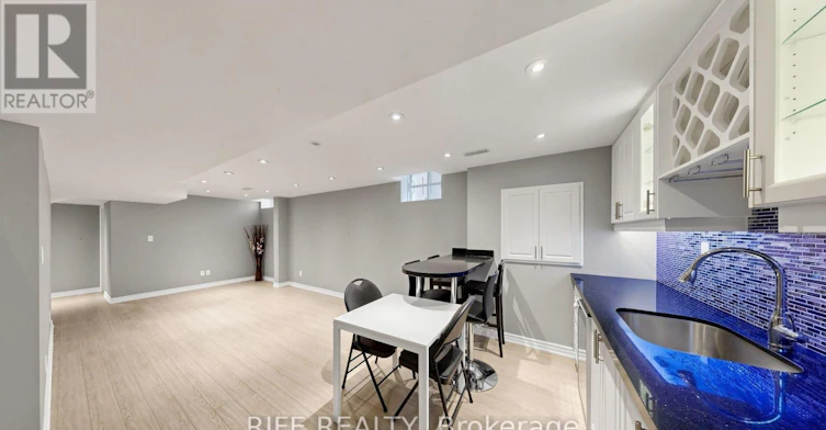 100 Castlemore Avenue, Markham, ON, L6C 2N5 - 32