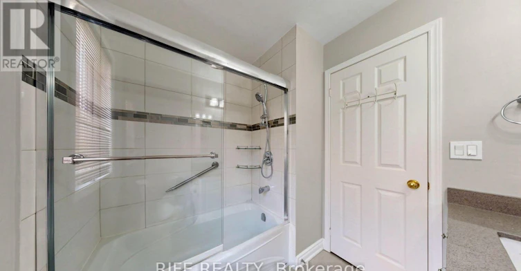 100 Castlemore Avenue, Markham, ON, L6C 2N5 - 29
