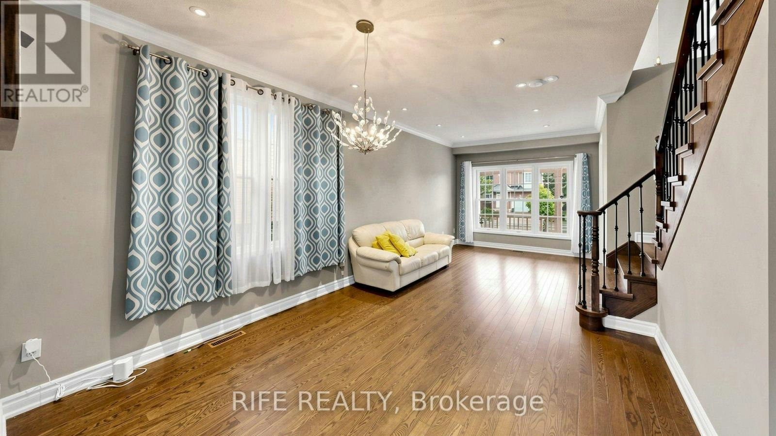 100 Castlemore Avenue, Markham, ON, L6C 2N5 - 4