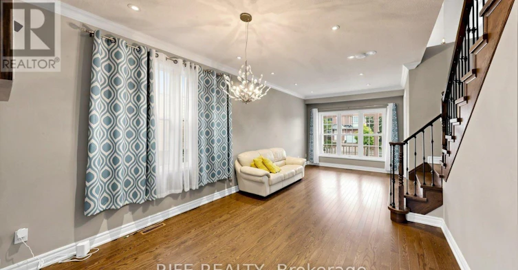100 Castlemore Avenue, Markham, ON, L6C 2N5 - 4
