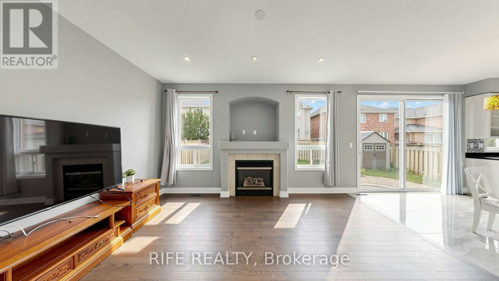 100 Castlemore Avenue, Markham, ON, L6C 2N5 - 8