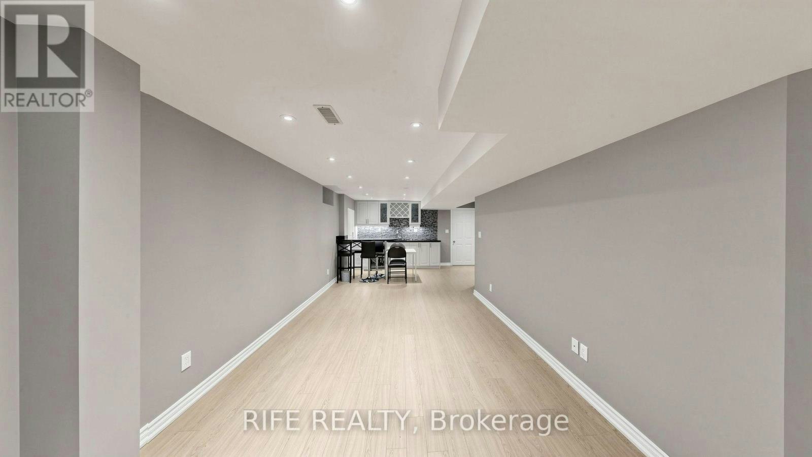 100 Castlemore Avenue, Markham, ON, L6C 2N5 - 35
