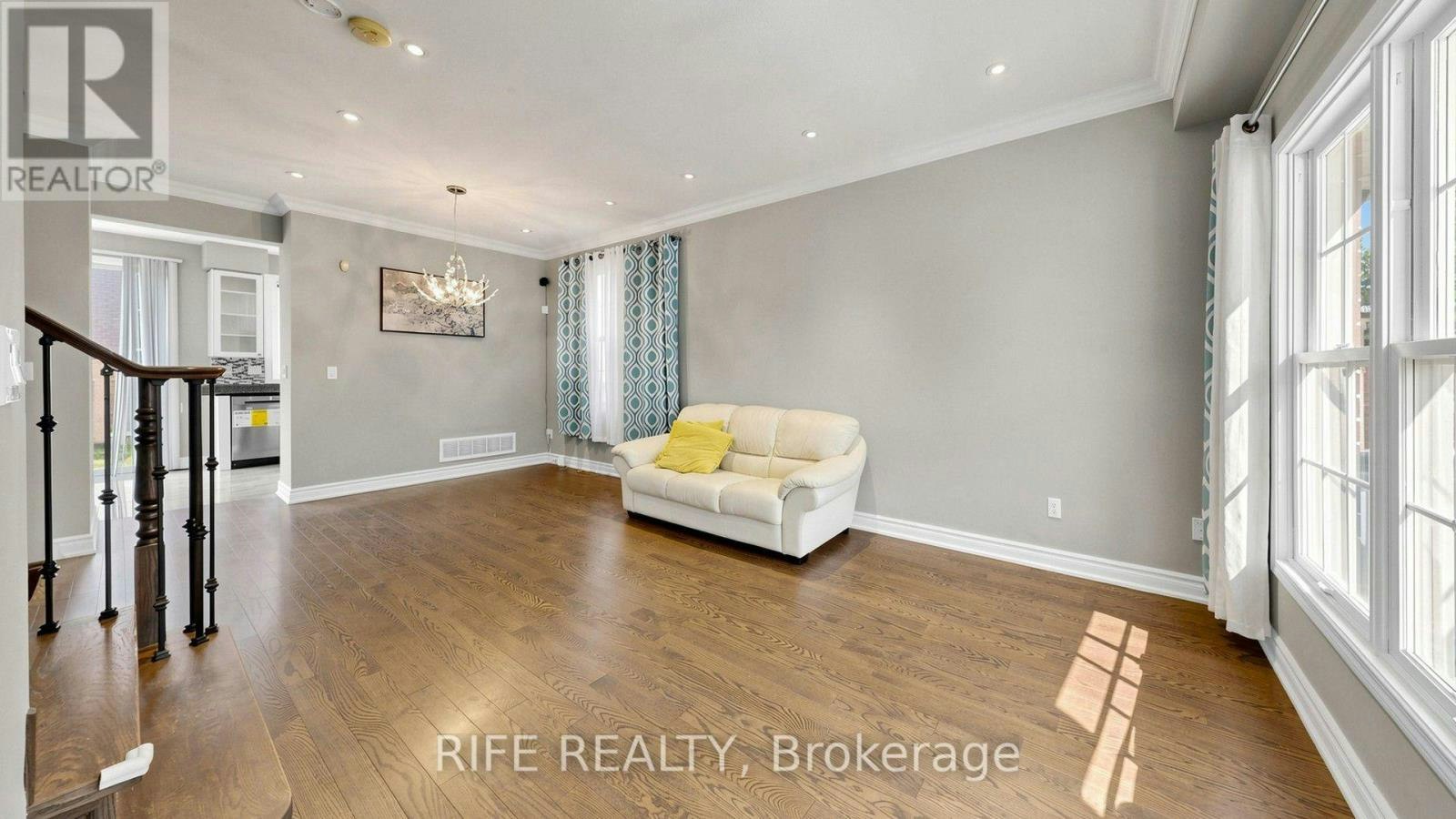 100 Castlemore Avenue, Markham, ON, L6C 2N5 - 6