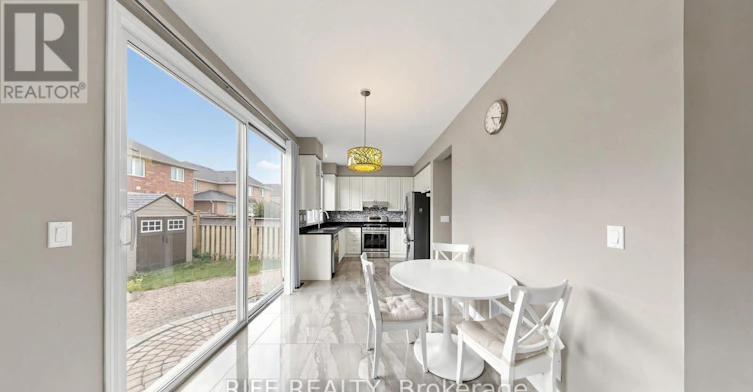 100 Castlemore Avenue, Markham, ON, L6C 2N5 - 11
