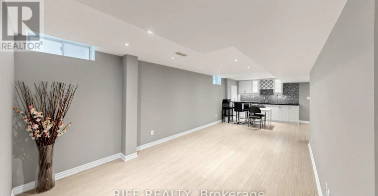 100 Castlemore Avenue, Markham, ON, L6C 2N5 - 34