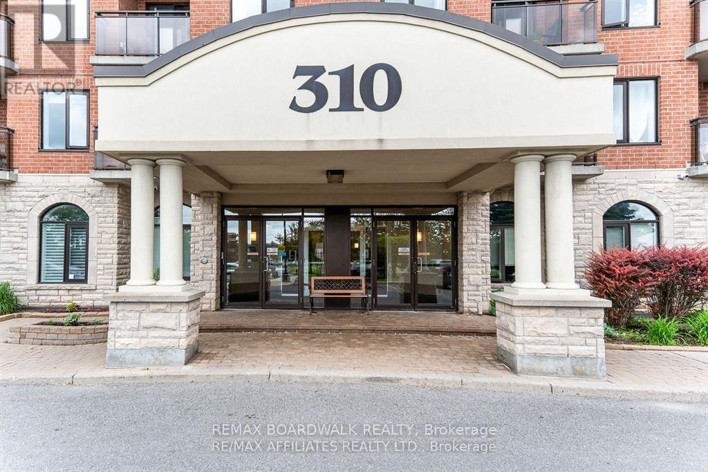 5S-310 Central Park Drive, Ottawa, ON, K2C 4G4 - 3