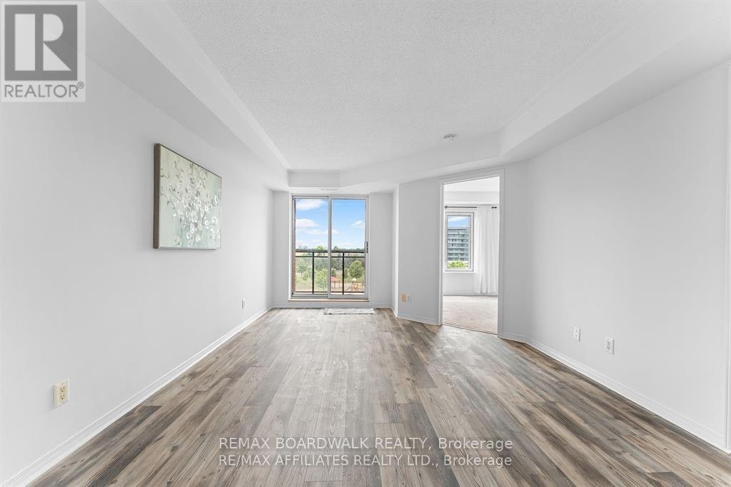5S-310 Central Park Drive, Ottawa, ON, K2C 4G4 - 9