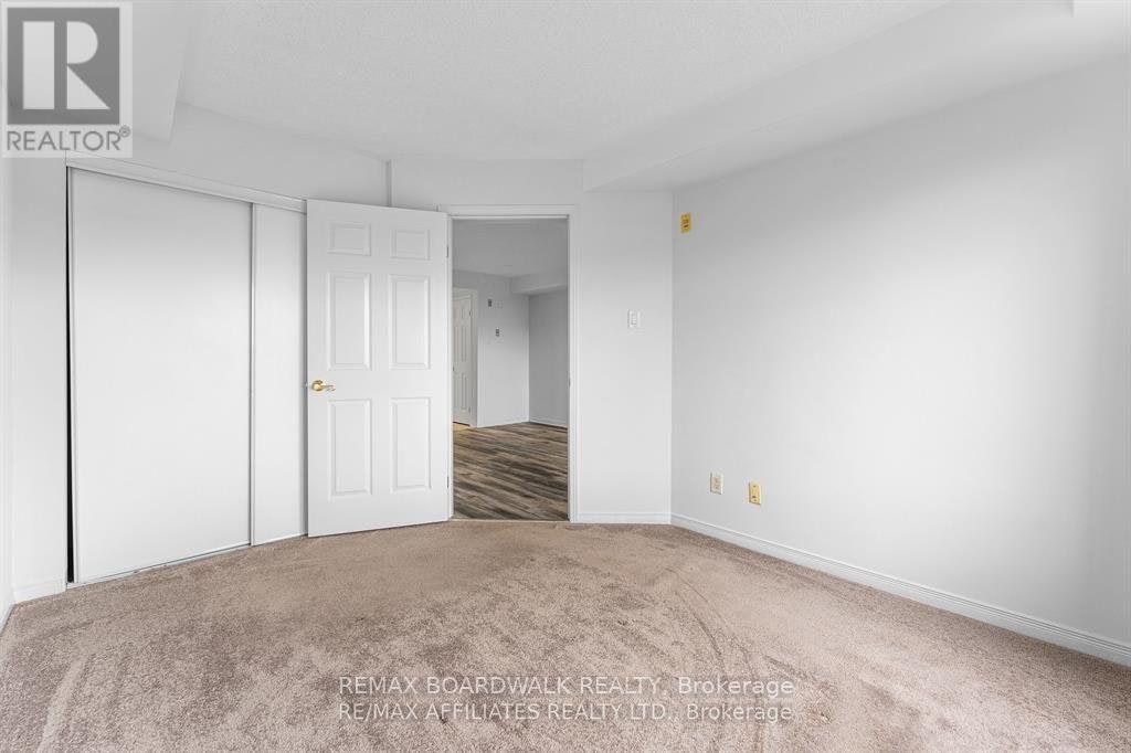 5S-310 Central Park Drive, Ottawa, ON, K2C 4G4 - 13