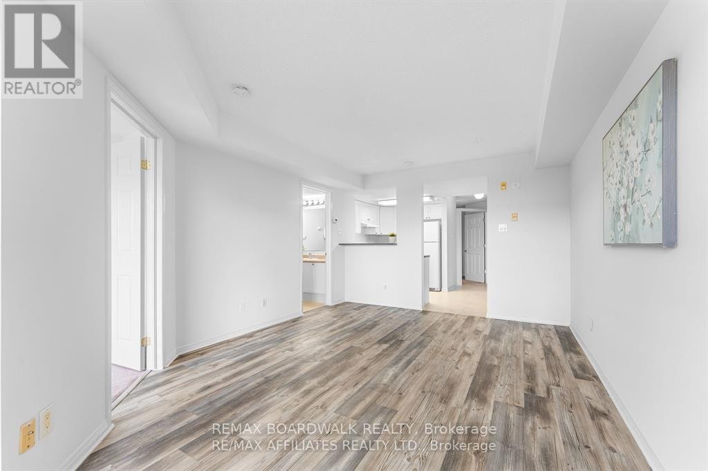 5S-310 Central Park Drive, Ottawa, ON, K2C 4G4 - 11